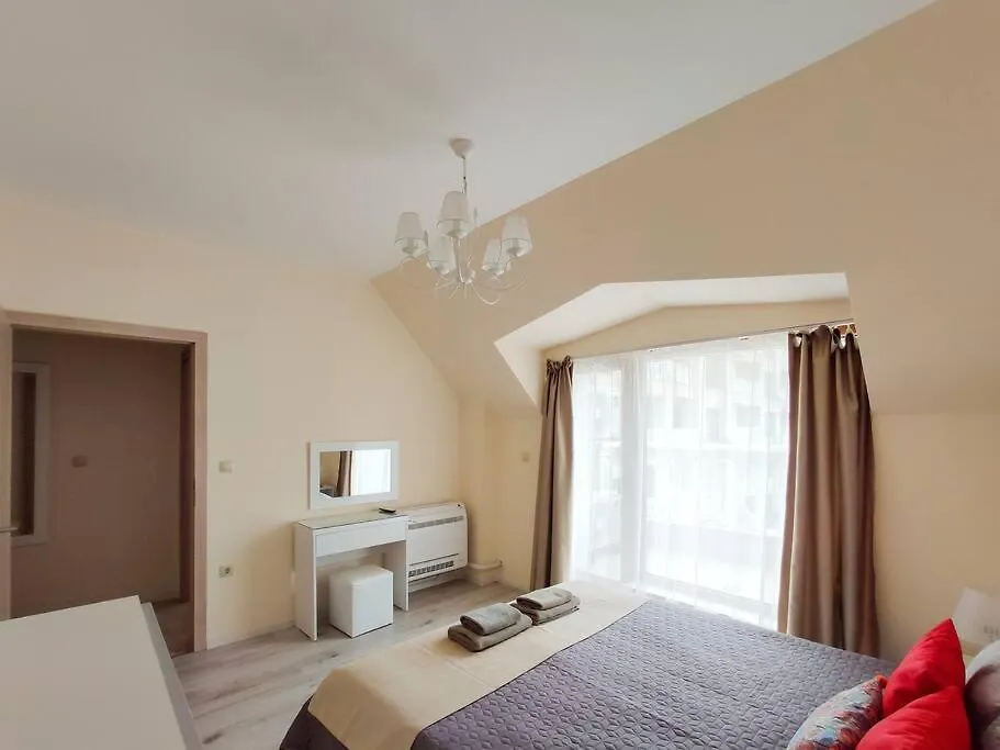 Beachfront Panoramic Flat @ South Bay Residence 瓦爾納 公寓