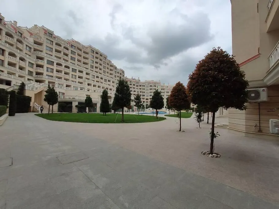 公寓 Beachfront Panoramic Flat @ South Bay Residence 瓦爾納